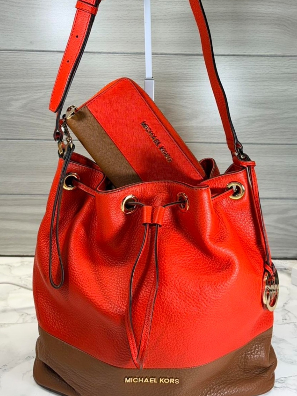 Michael Kors Red and Brown Leather Drawstring Bucket Shoulder Bag & Wallet.